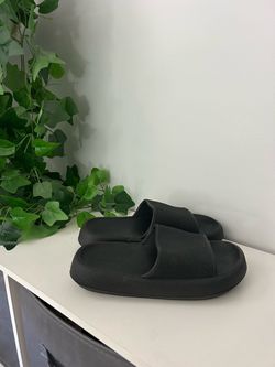 Black Foam Slide Sandals size 7