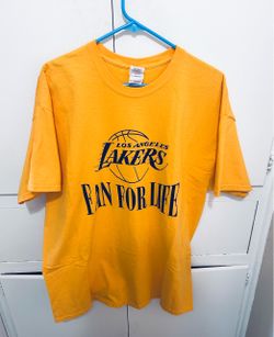 Lakers shirt size mens XL