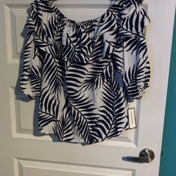 Ladies Blouse On Or Off The Shoulder 