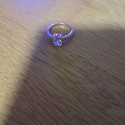 Really Good Ring For Geting Engaged 