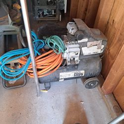 Air Compressor With Hoes