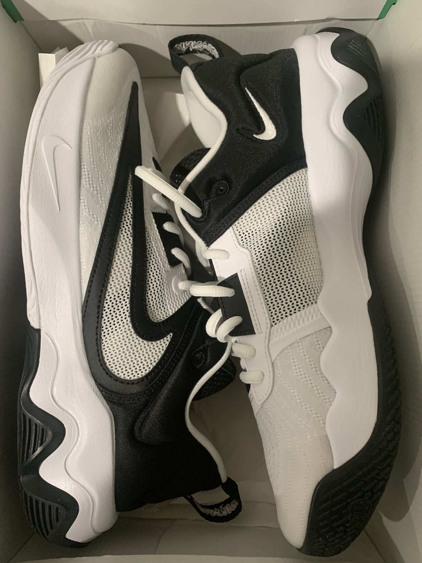 Nike Giannis Immortality 3 size 10.5