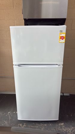 Nice Kenmore refrigerator