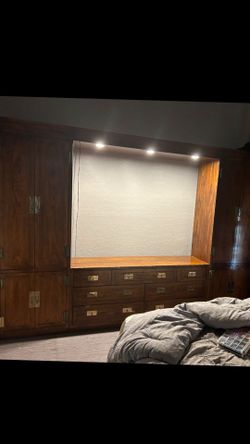Entertainment center