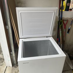 Hisense stand freezer chest 
