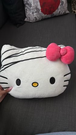 Spooky Halloween hello kitty
