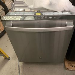GE dishwasher, New Only Used For <6 Mos