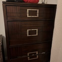 5-Drawer Dresser (Like New)