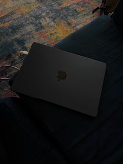 MacBook Air 13 Inch 2025 (M4 Chip, 16GB Ram)