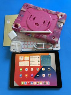Apple IPad 7th Generation (10.2” Retina / IOS 18 / Touch ID ) 32GB with Pen,  keyboard, pink case  & Accessories  