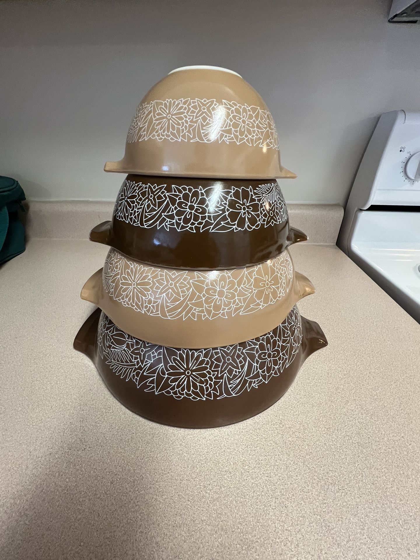 Woodland Brown Cinderella Pyrex Mixing Bowl Set Of 4
