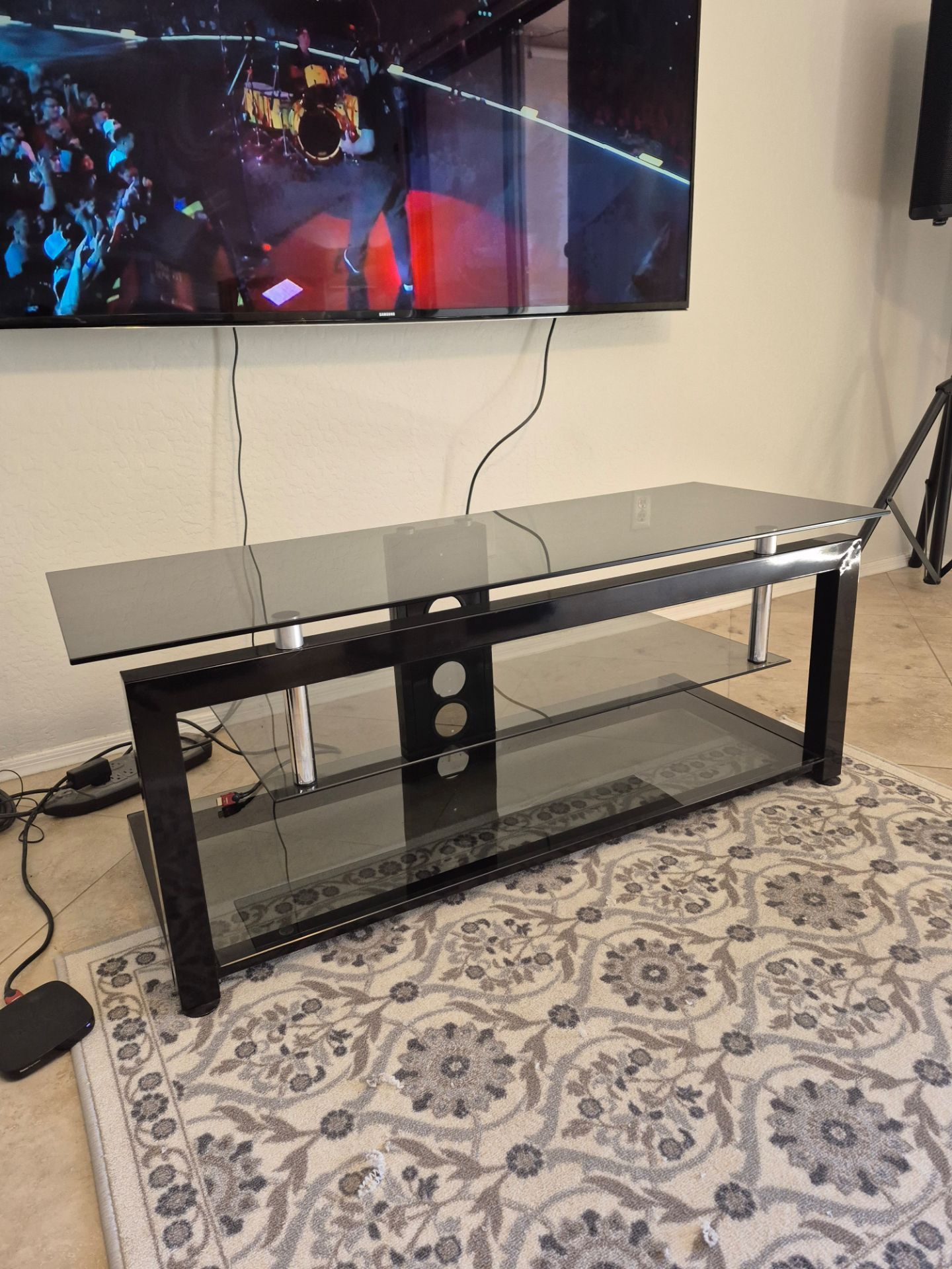 Nice Tempered Glass TV Stand