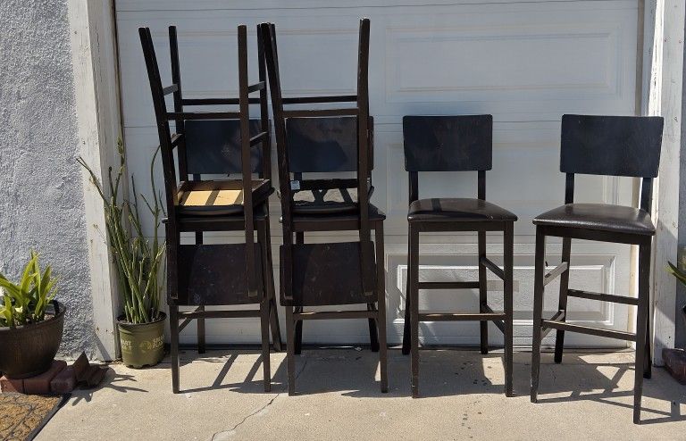 6 Chairs/ Bar Stools Wood ,, Good Condition no rips