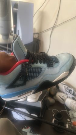 Travis Scott 4s