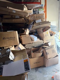Cardboard/Pallets