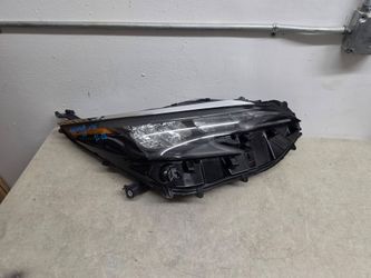 Right headlight toyota sienna 2021 2022 2023 2024 2025 2026