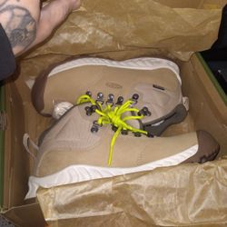 "Keen Footwear"  Boot For Men! Size 8.5-9