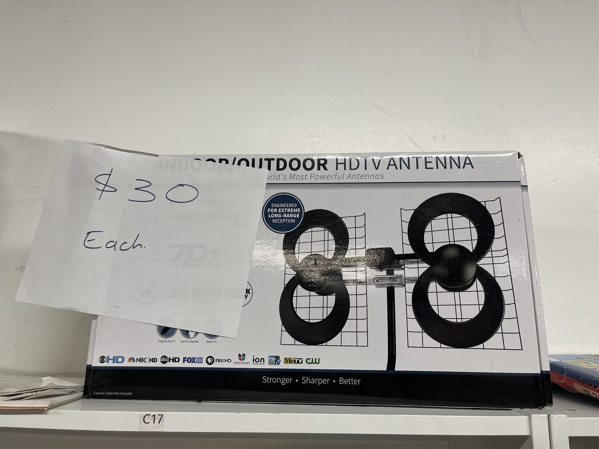 Indoor/outdoor HDTV Antenna