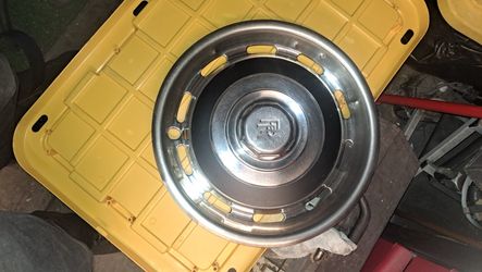 VINTAGE ROLLS ROYCE HUBCAP