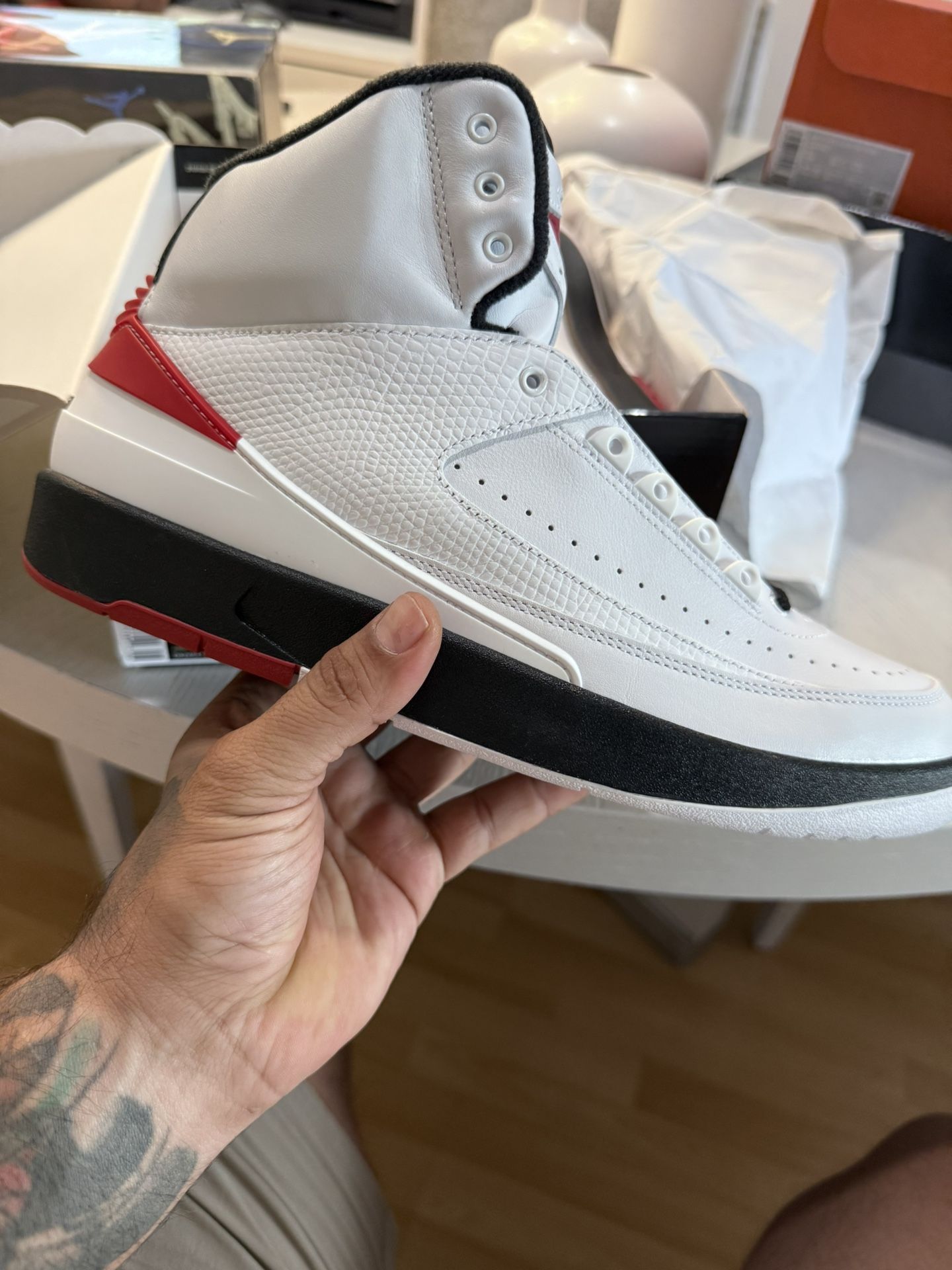 Jordan 2 Retro OG Chicago (2022)
