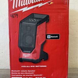 Milwaukee M18 18V Lithium-Ion Cordless Wireless Bluetooth Jobsite Speaker (Tool-Only) 2954-20