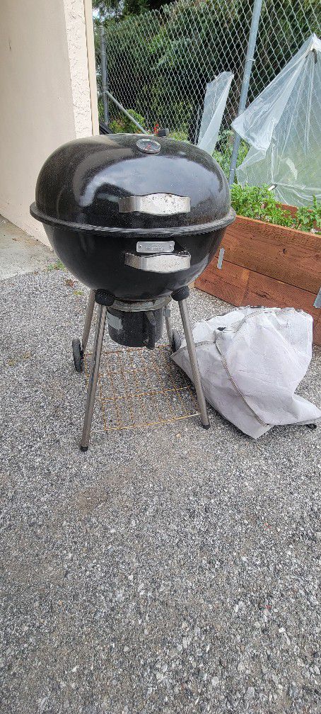 22 Inch Charcoal Grill