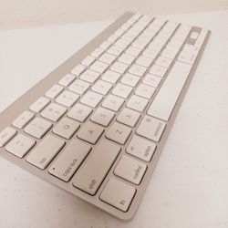 APPLE KEYBOARD WIRELESS 
