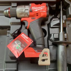 Milwaukee M18 FUEL 18V Lithium-Ion Brushless Cordless 1/2 in. Hammer Drill Whith Hard Case (Tool Only )