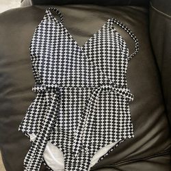 New Bodysuit Size Small 