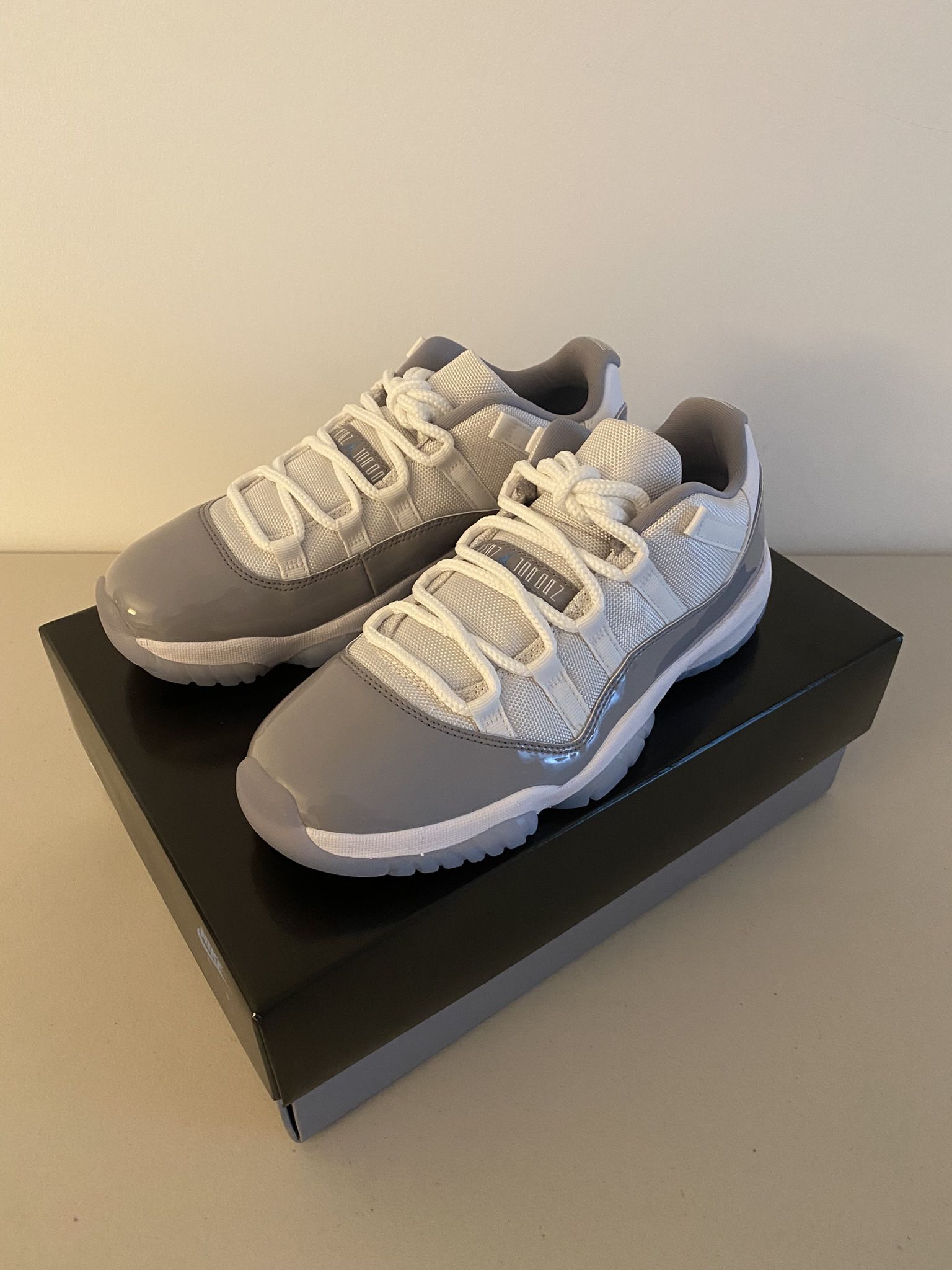AIR JORDAN 11 RETRO LOW CEMENT GREY MENS 8