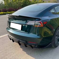 New For Tesla Model Y 20-24 Rear Bumper Gloss Black Lip Diffuser 