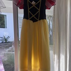 Snow White Dress Up 