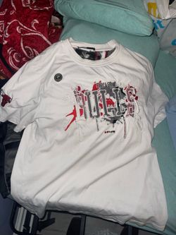COOGI x NBA x Protege Chicago Bulls Embroidered Tee – White – Size 2XL