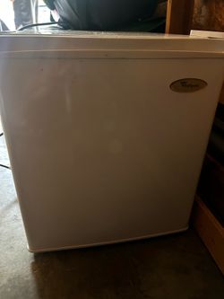 Small whirlpool fridge