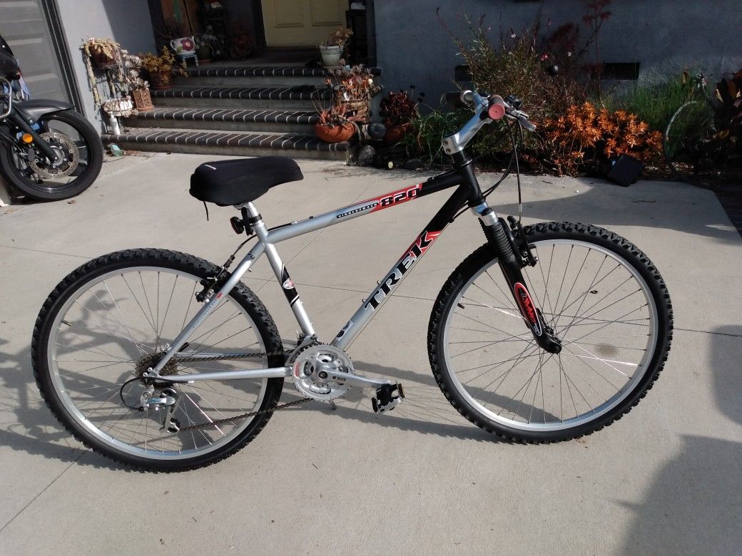 Near New Condition Trek 820, Just Tuned Up