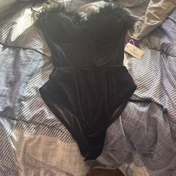 New From Windsor . Size Small 