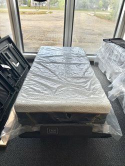 Brand new - 12” Hybrid Plush Twin Xl Mattress 