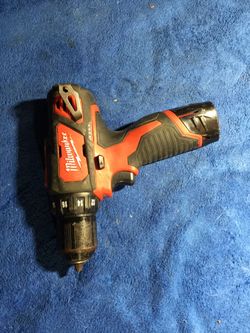 Milwaukee Drill with Battery! Only 35 mañana 💥💥. Check my Tool deals!!