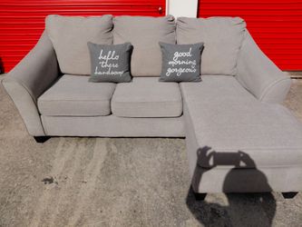 Couch/Lounge (delivery available)