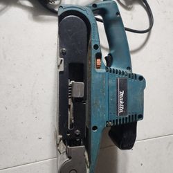Makita 4x24 Belt Sander