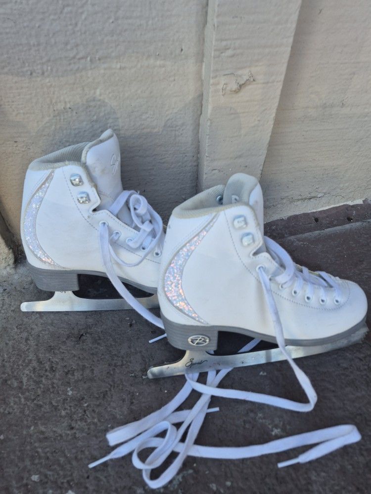 Girls Ice Skates