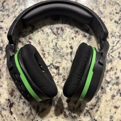 Turtle Beach Stealth 600 Gen 2 Noise cancelling Gaming Headphone Bluetooth with microphone - Black/Green