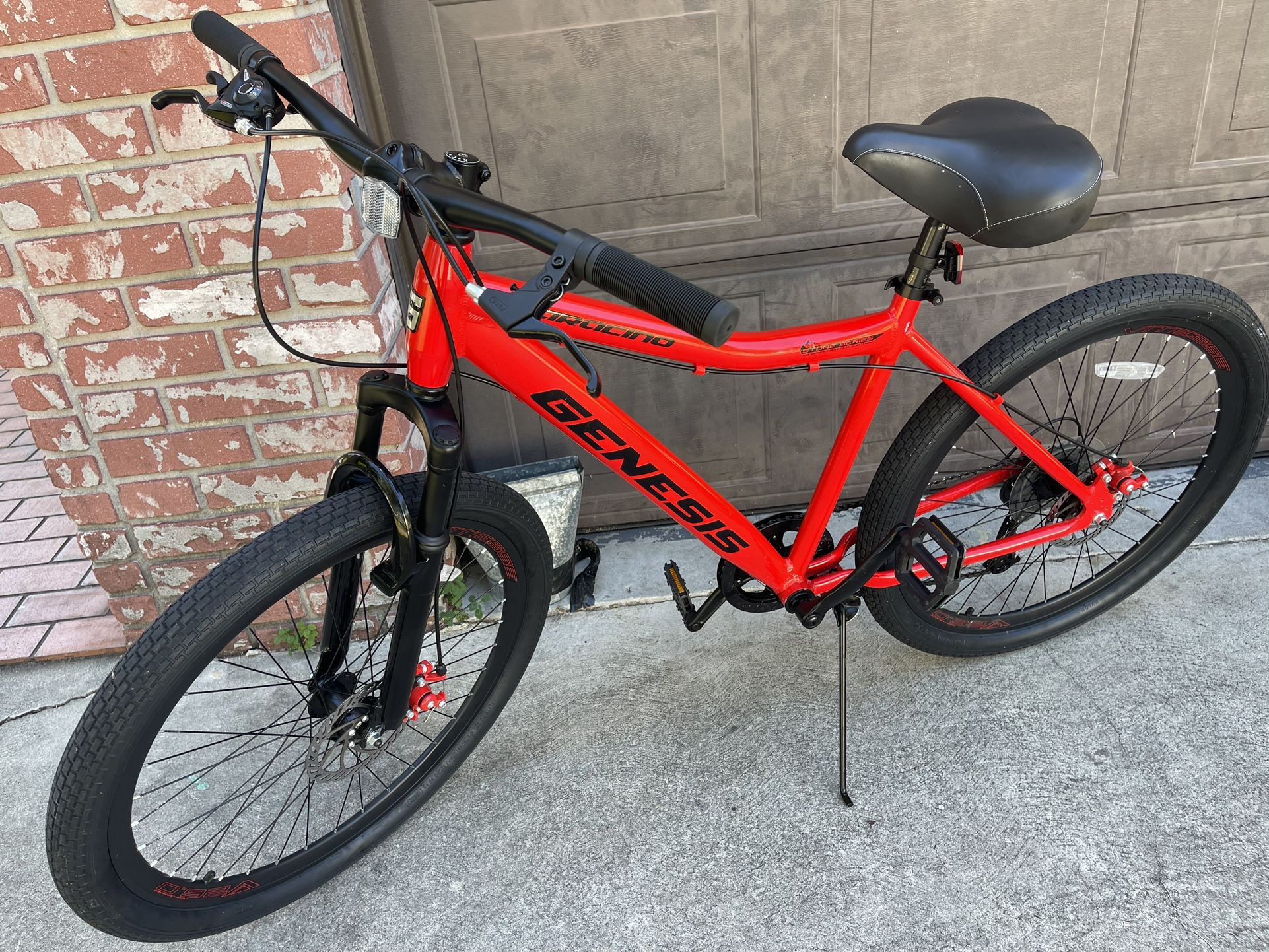 Génesis Saracino (Stone Series) converted Road tires