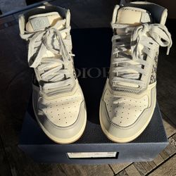 Dior M-B27 HT CALFSKIN Size 10.5/11 Pre-Owned