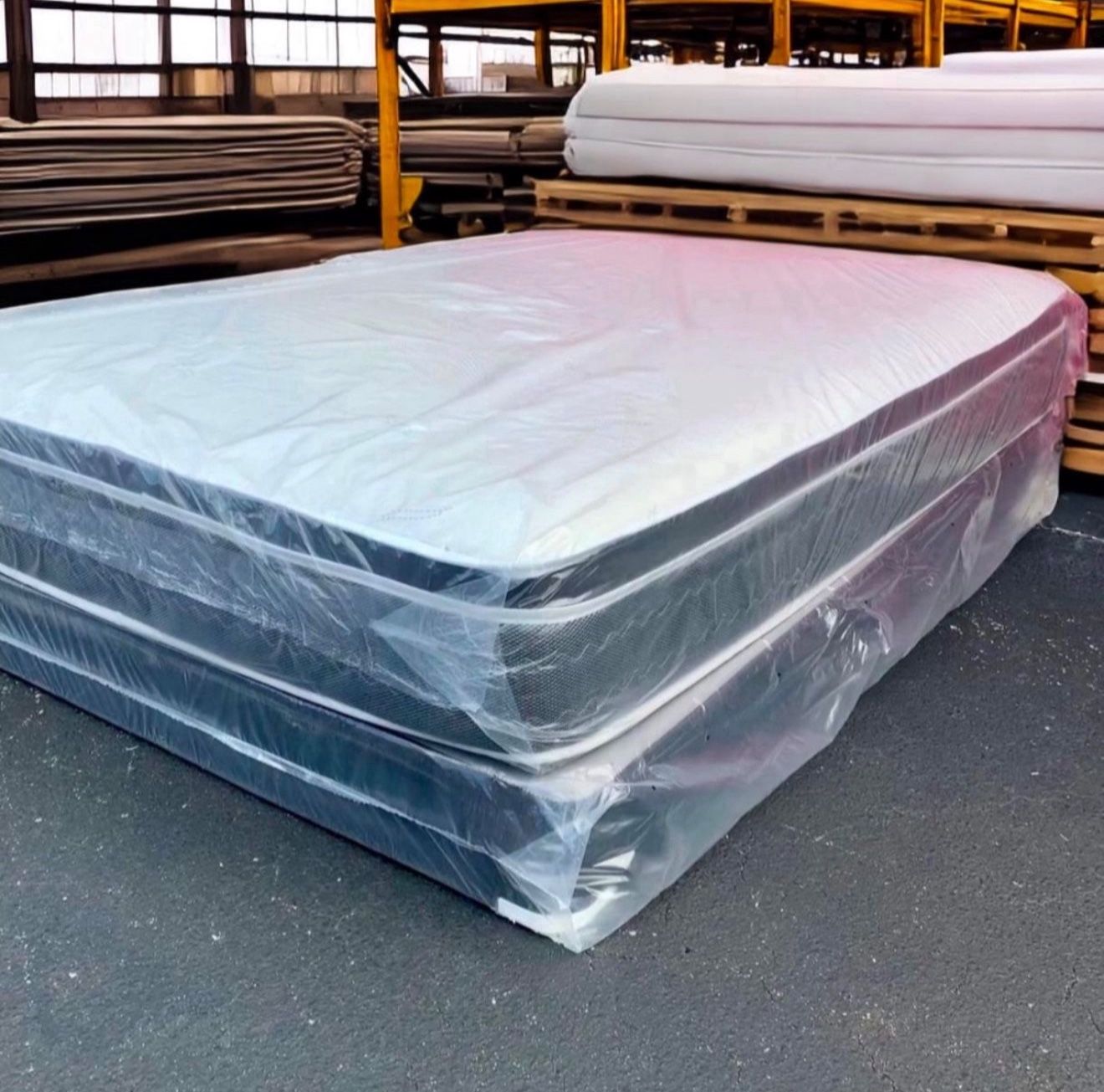 NEW Mattress Queen Size Pillowtop With Box Spring // Offer  🚚