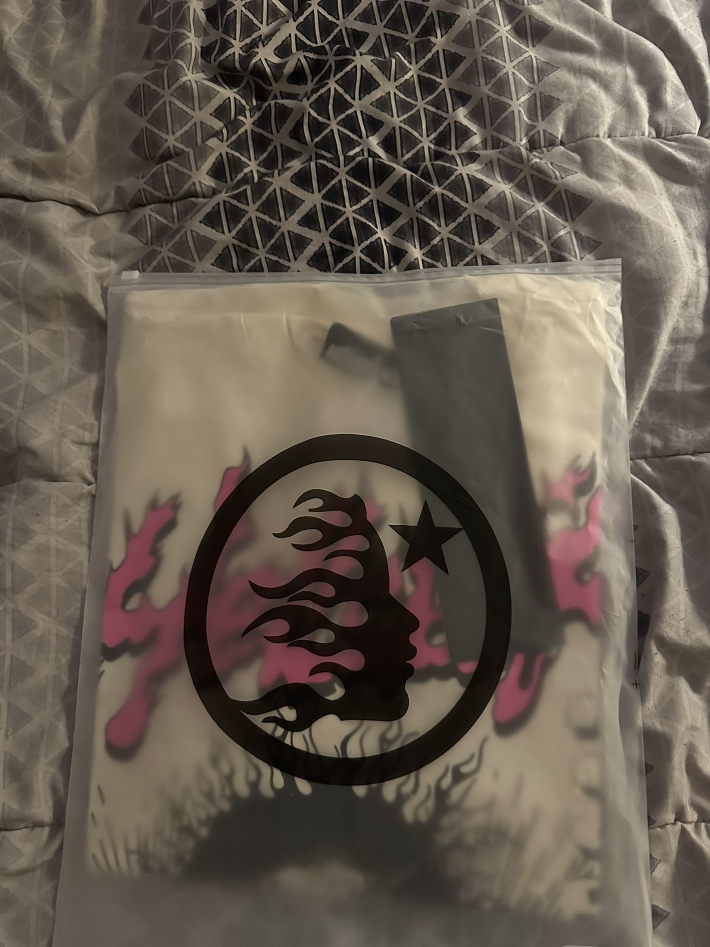 Brand New Hellstar T-Shirt Creme Large