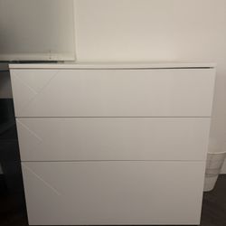31.75'' Wide 3 -Drawer File Cabinet