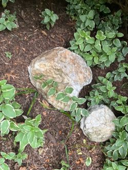 Raw quartz boulder