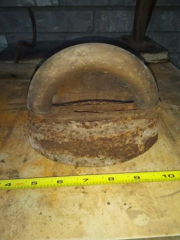 Antique Iron With Handle
