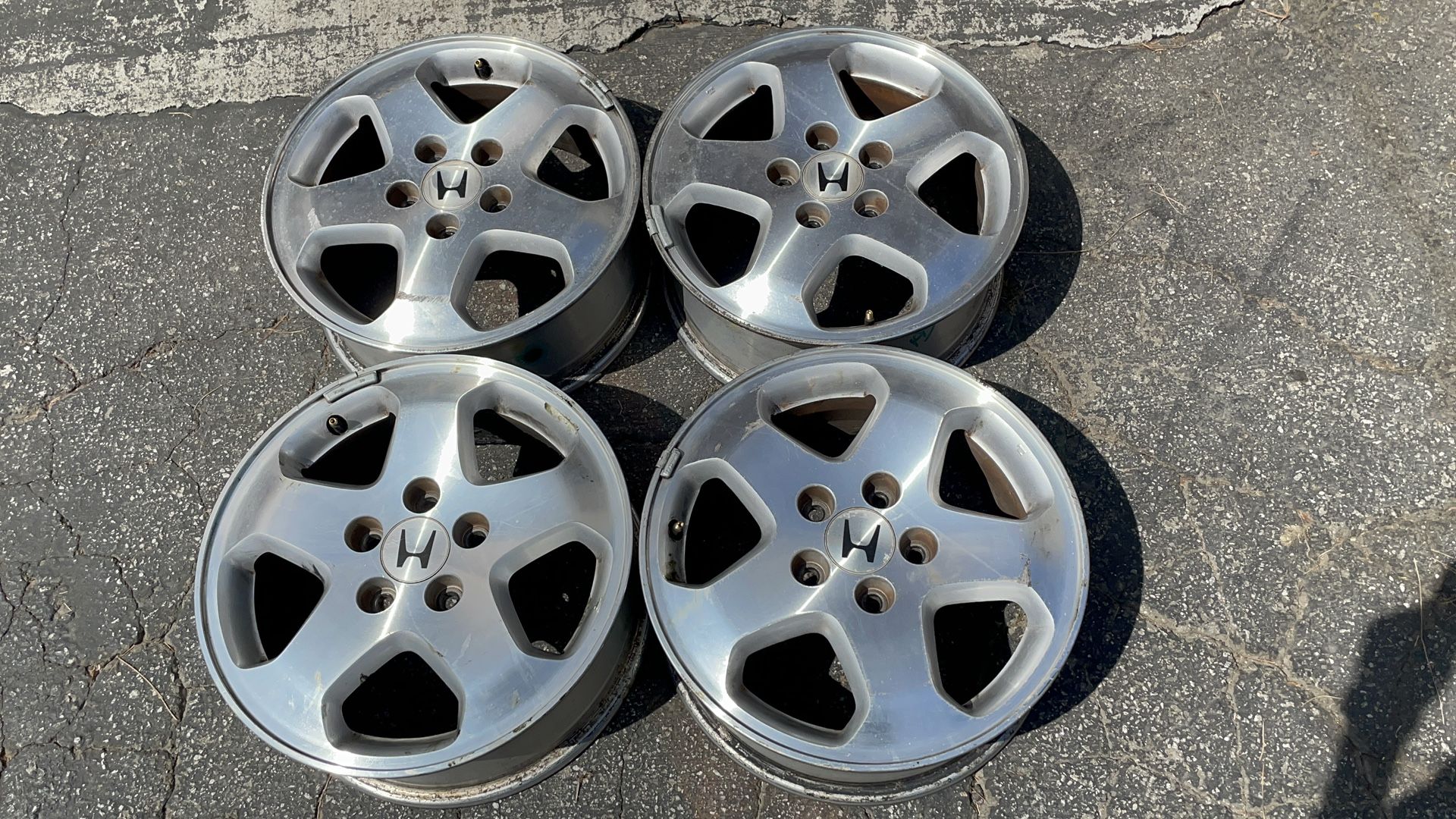 Honda Odessey 16 inch aluminum wheels 5 on 4.5 inches